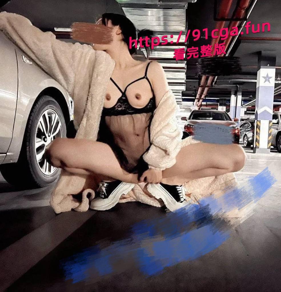 丸子老师真实身份被扒 推特情侣博主身份曝光 胸部痣和耳饰成实锤！-5