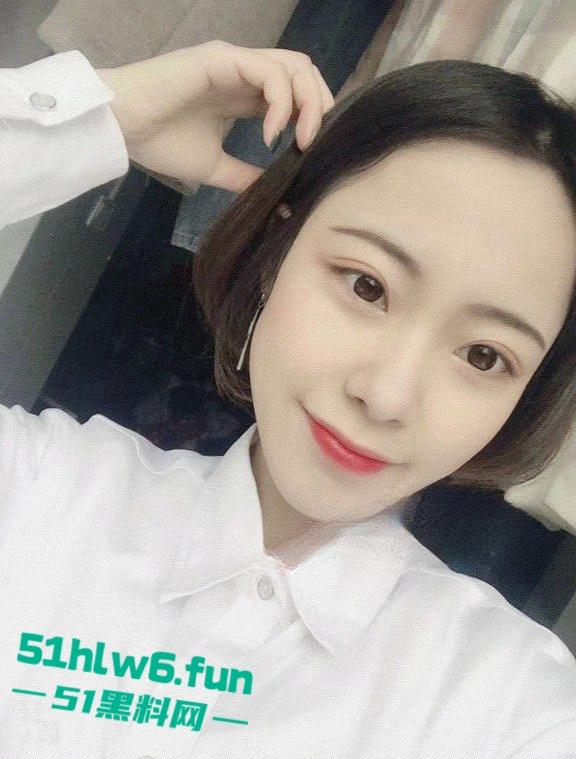 成都极品骚妻【范梓幄】在家是良家人妻，私下却下海卖逼竟是被老公逼着做鸡，只为还贷款养家。-8