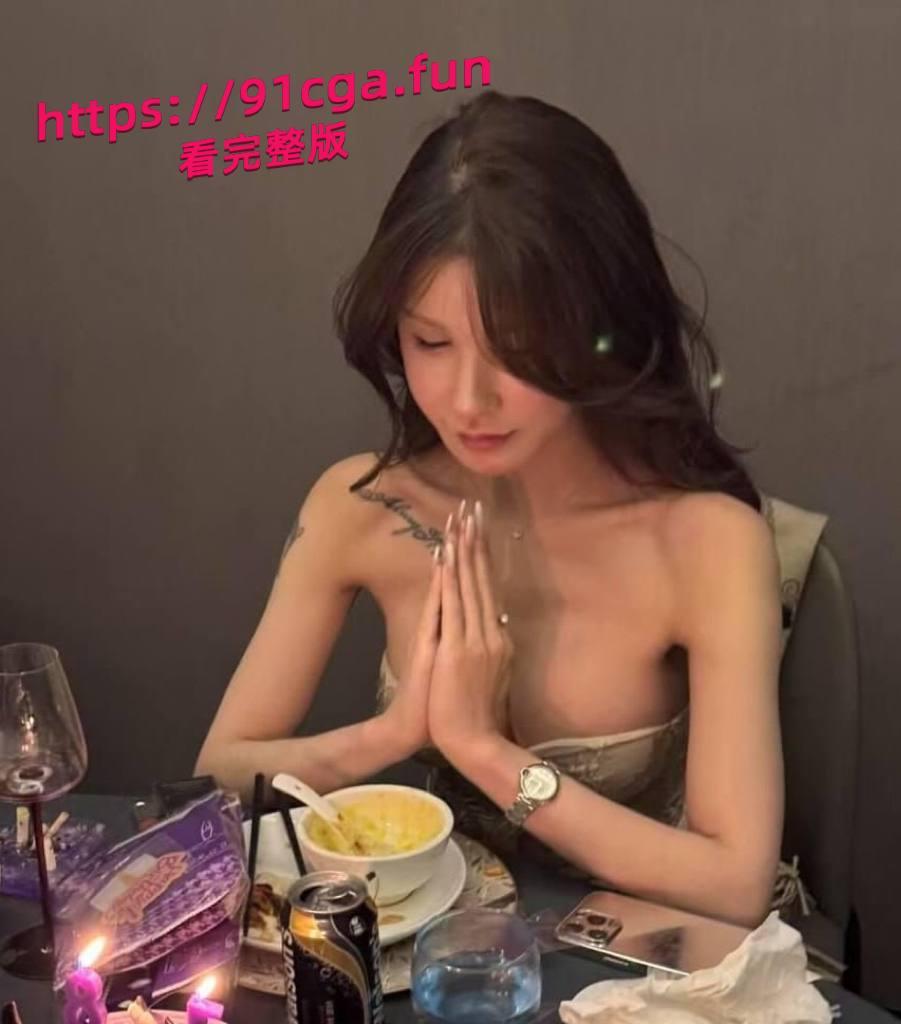 南京大众车模Coco，被领导潜规则与领导酒店相约做爱-4