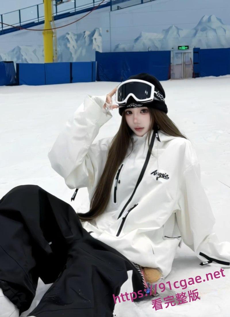 滑雪圈老白与美女陪玩事件 3000陪滑费给不起？女主直播发声控诉白嫖行为-2