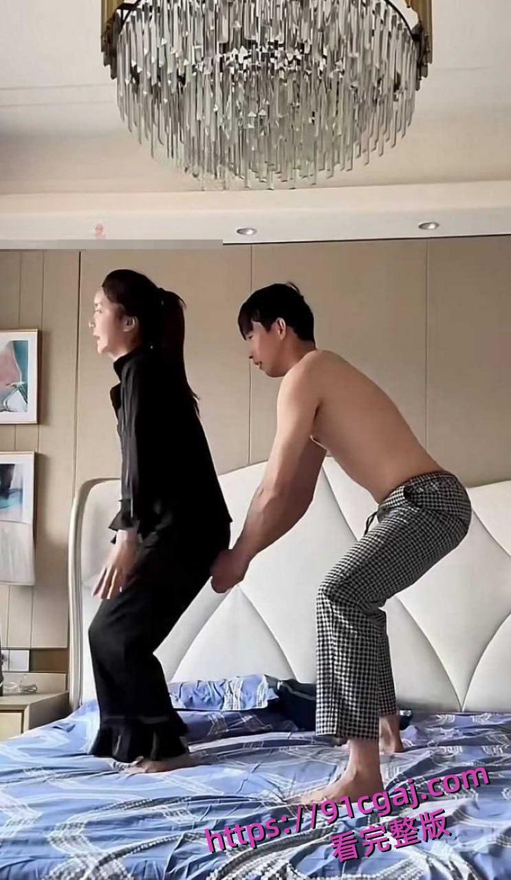 网红界鼻祖李天佑与崔阿扎结婚当日被曝猛料 千万周星女王早年给钱就陪睡-16