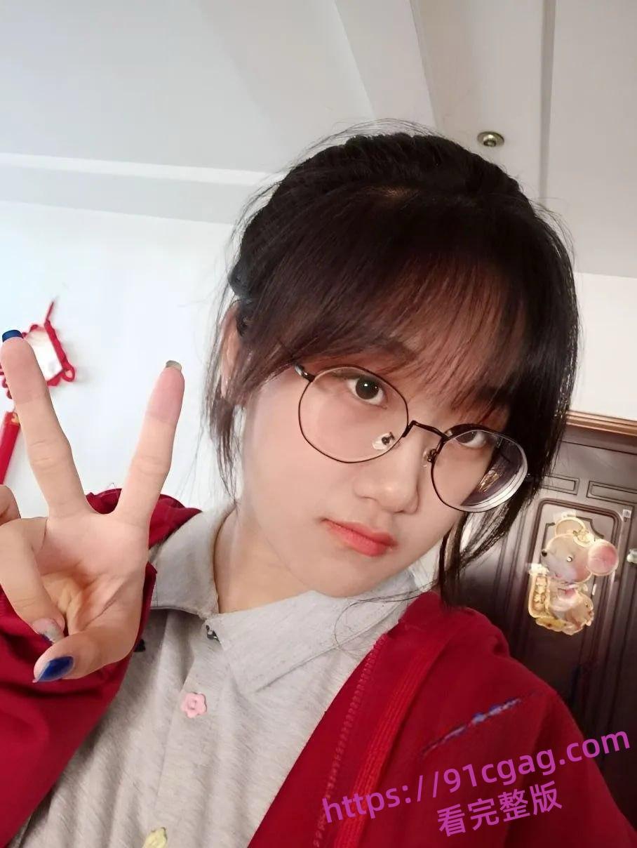 山东科技大学眼镜婊朱玲慧分手后渣男曝光私密视频-4