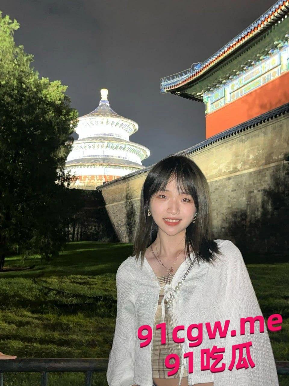 河北艺术职业学院李丽萍清纯反差婊，学生妹深夜约炮引爆吃瓜热潮！-5