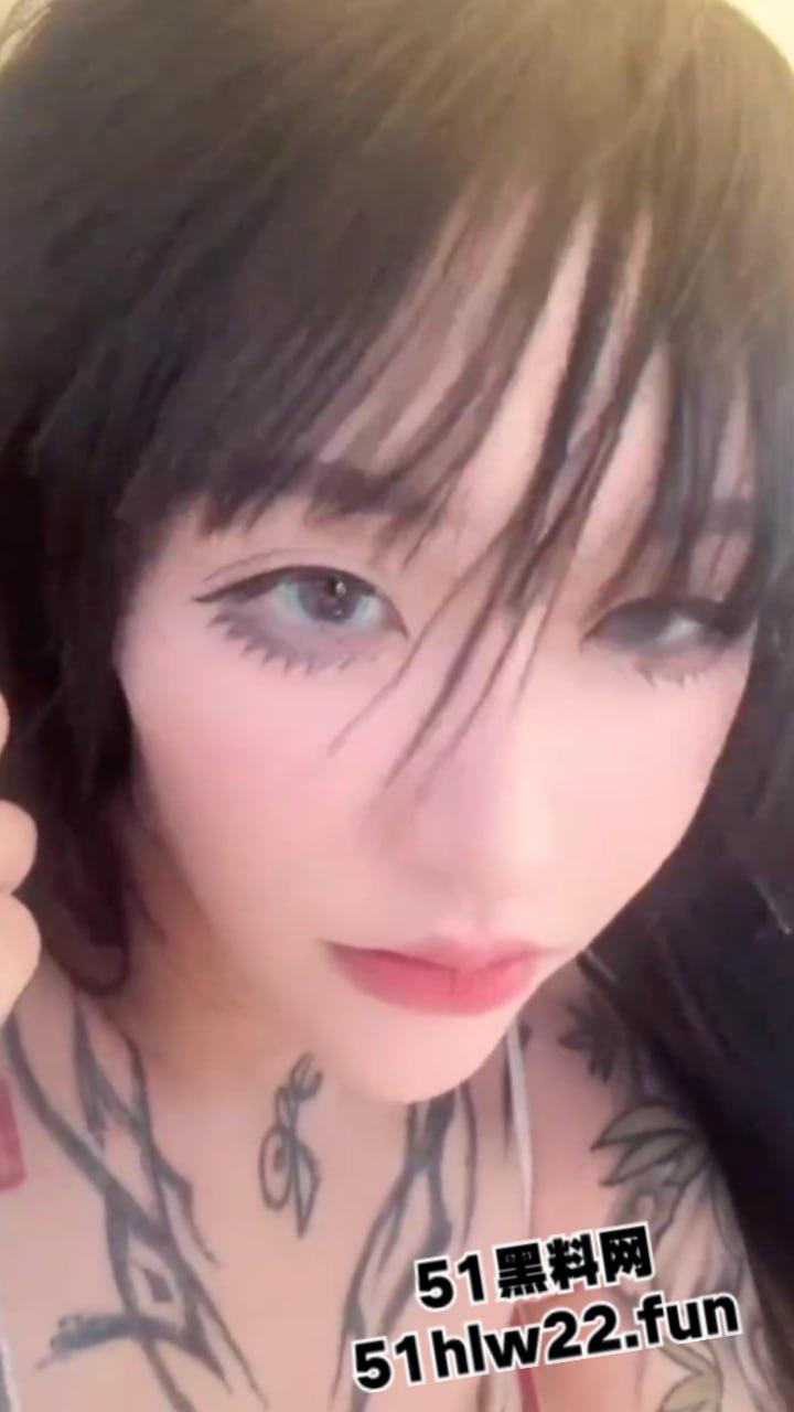 抖音超高颜值极品符文女神【九条南无】化身网红界最骚淫女，各种造型假屌玩插穴自慰，宠粉私拍福利流出。-4