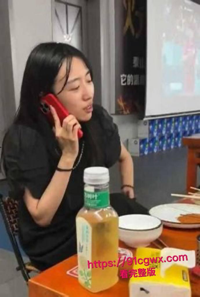 欠债两万不还英语老师性爱视频曝光！上课清纯下课骚浪骑乘债主鸡巴，卧室淫乱太他妈撩人！-9