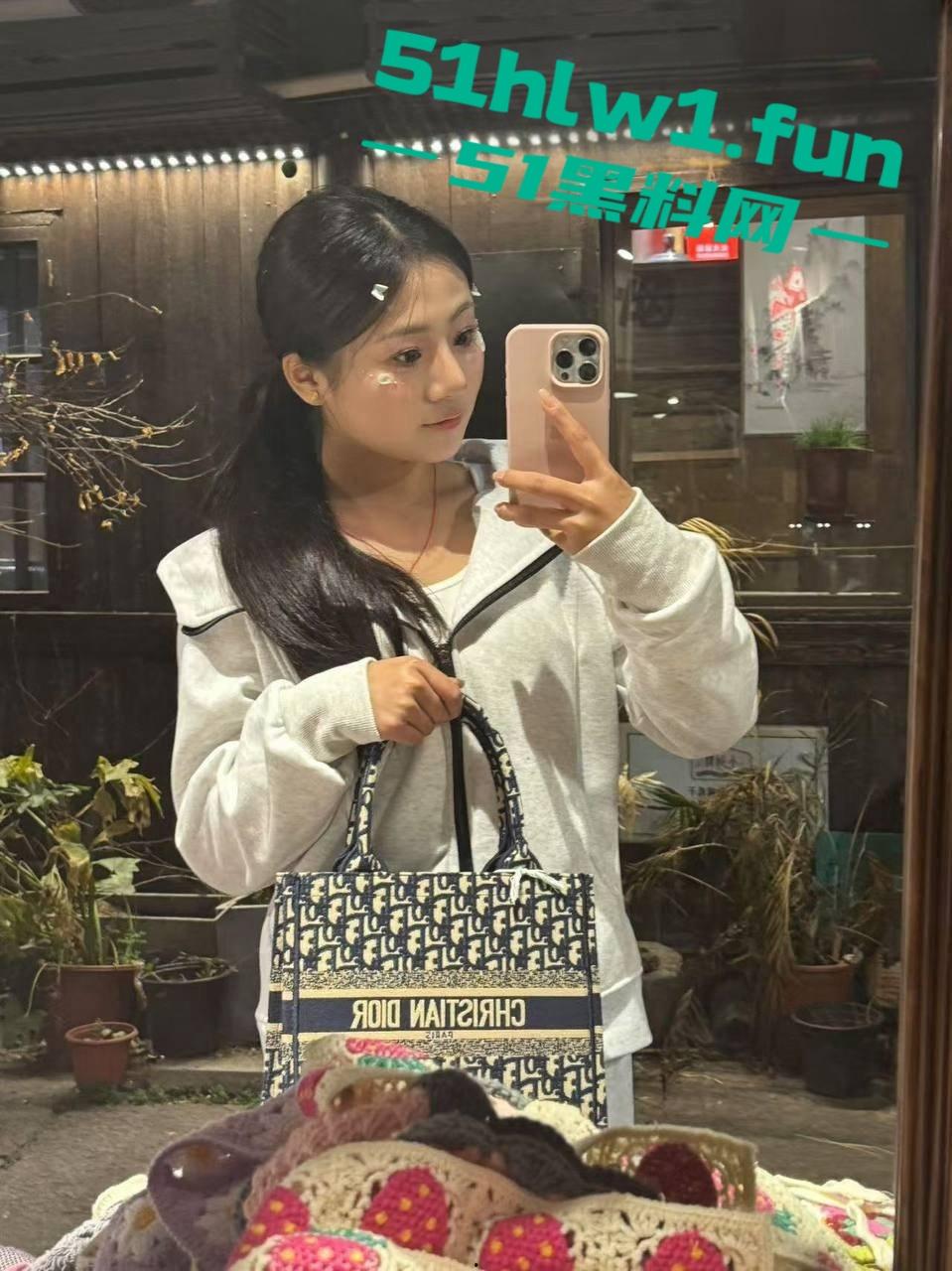 手滑发错人鸡鸡照片发给妈妈，结果妈妈的反应直接让人社死，这剧情堪比海角社区的离谱故事！-8