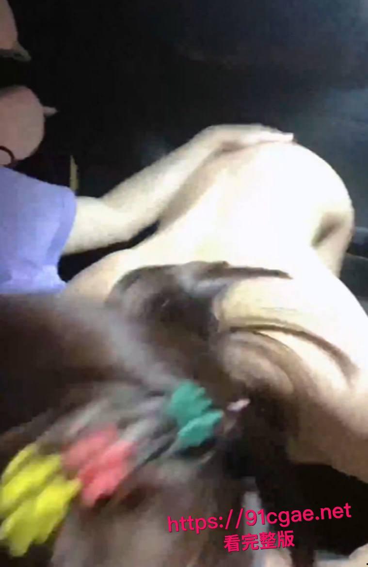 顶流男歌手 林俊杰 与白富美网红七七恋情曝光 20岁年龄差导致性生活苦闷 还要靠点男模泄欲 车震视频流出！-14