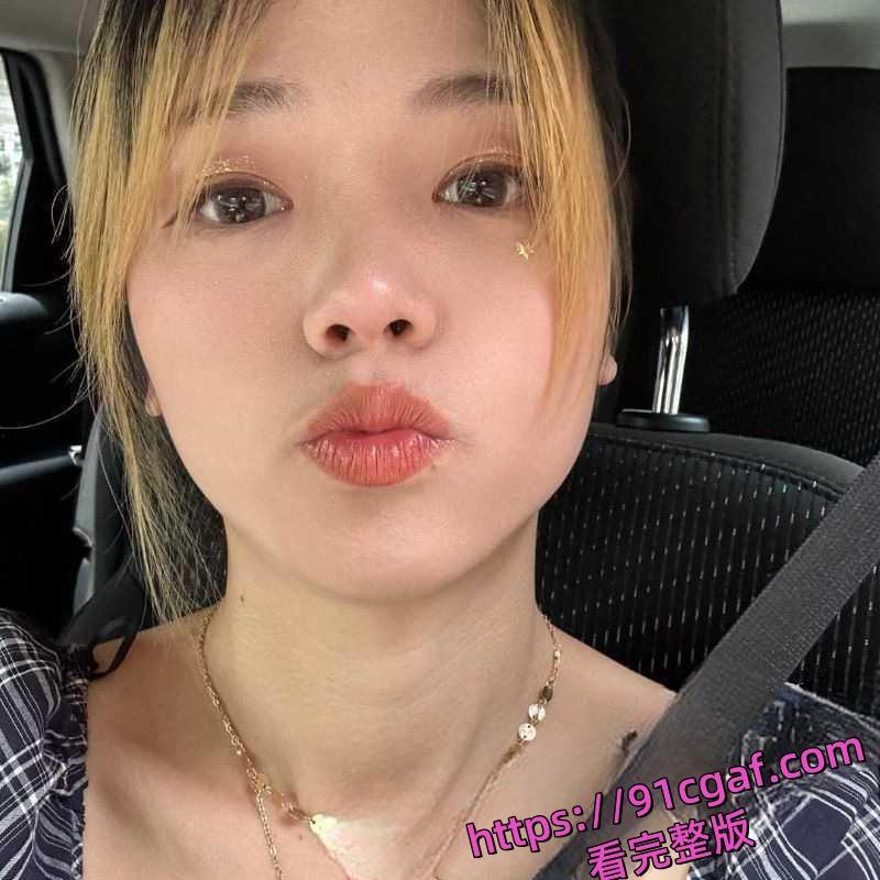 骚货偷情出轨成性被发现后继续出轨 男友一怒之下曝光她下跪道歉和性爱视频！-2