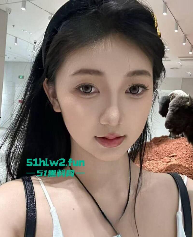 师范学院高冷校花【杨欣欣】私密约炮视频流出，清纯女神变身性爱尤物深情口交 内射全过程大尺度展示。-6