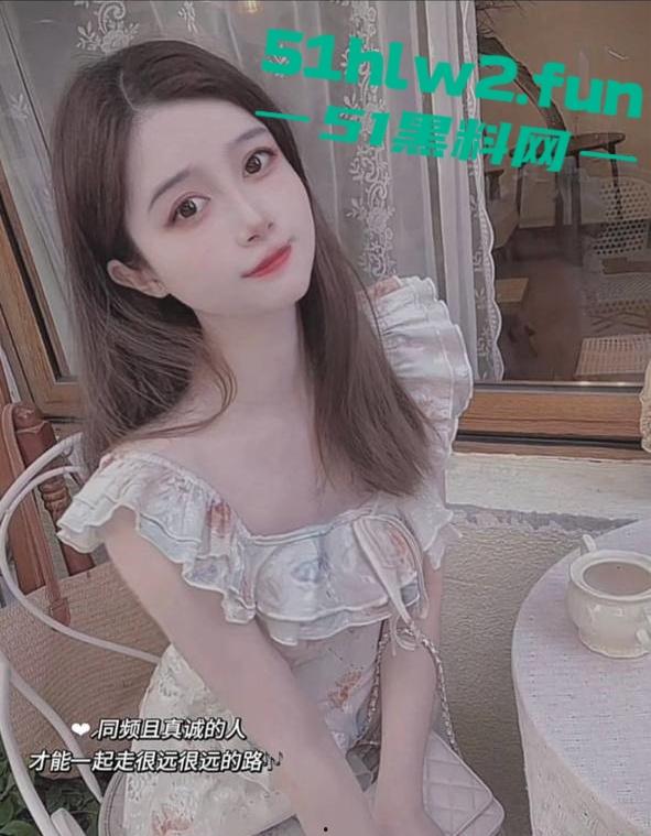 瓜友投稿，福建福清12月刚领离婚证的长相清纯【谢秋艳】饥渴少妇裸聊淫荡自慰视频遭曝光。-1