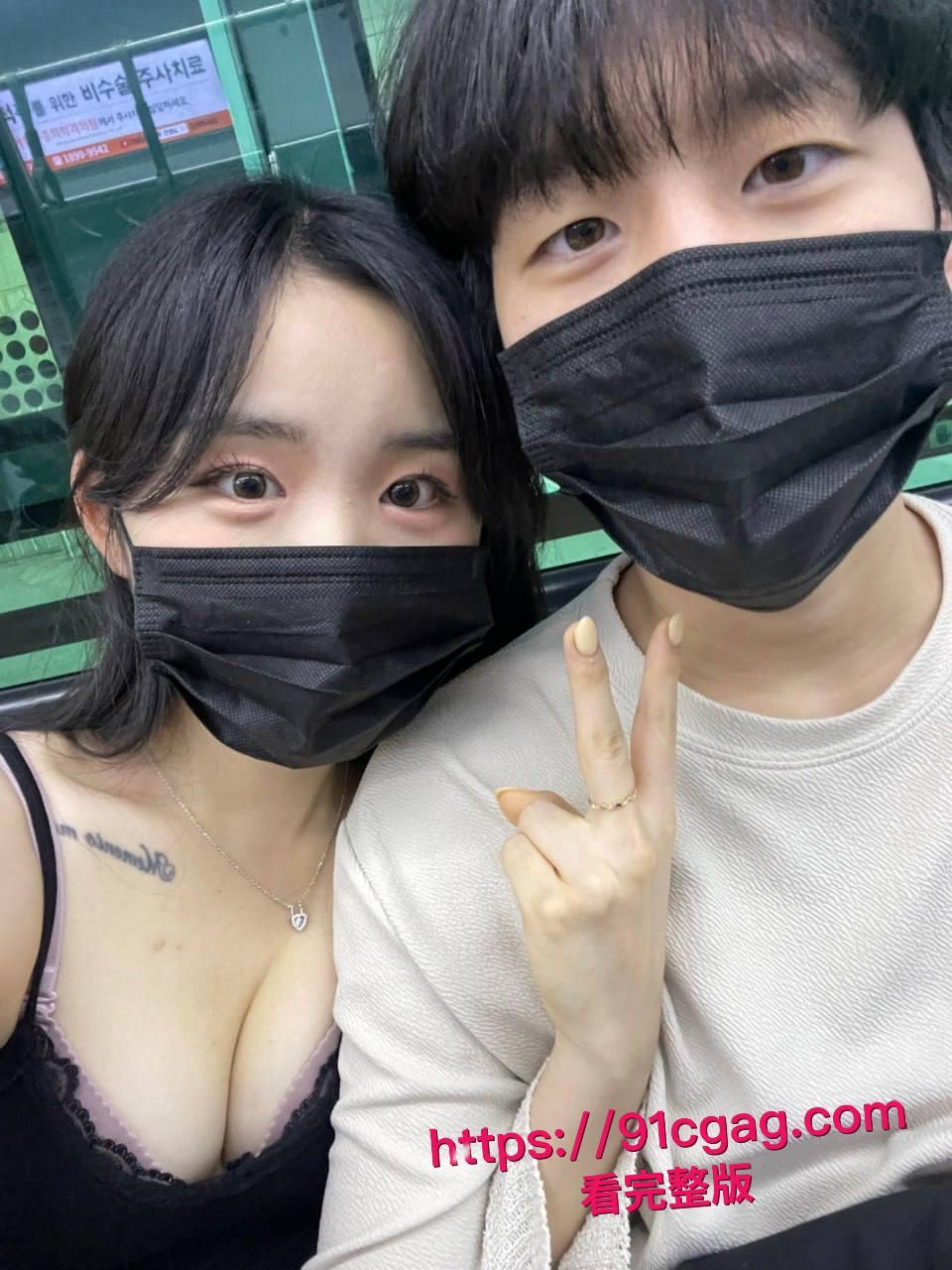 韩国小骚货安在英街头掀裙露逼撩人，酒店被欧巴大鸡巴无套后入干到喷水，口爆颜射后舔净精液的浪荡一夜-6