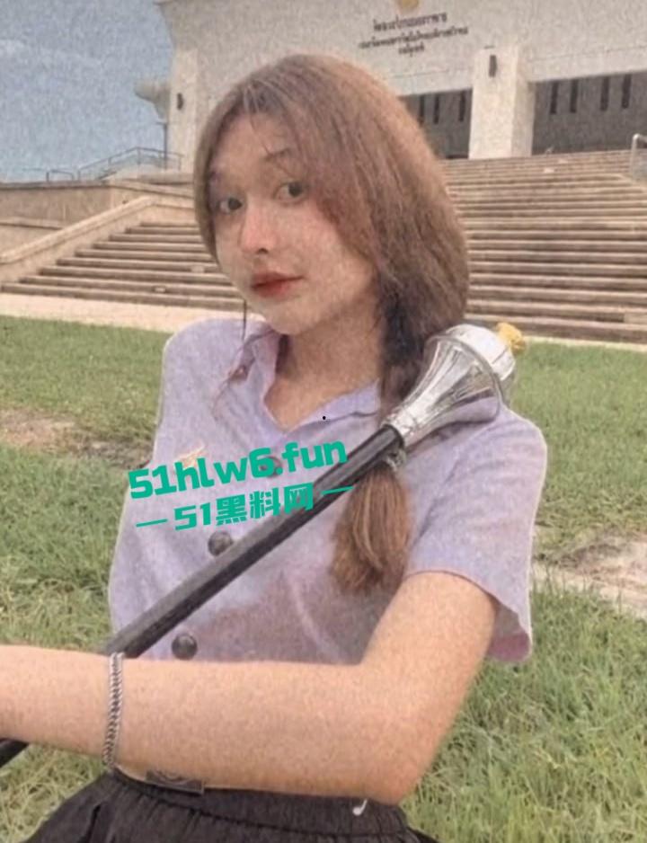 泰国拉拉队女神【Kae】还在上高中的极品尤物，三点粉嫩性感诱人自慰视频流出。-3