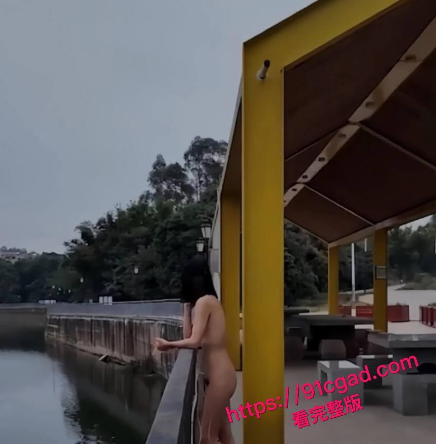 极品骚女 cikaimoon 傍晚赤裸游街 偷偷调戏看门大爷-5