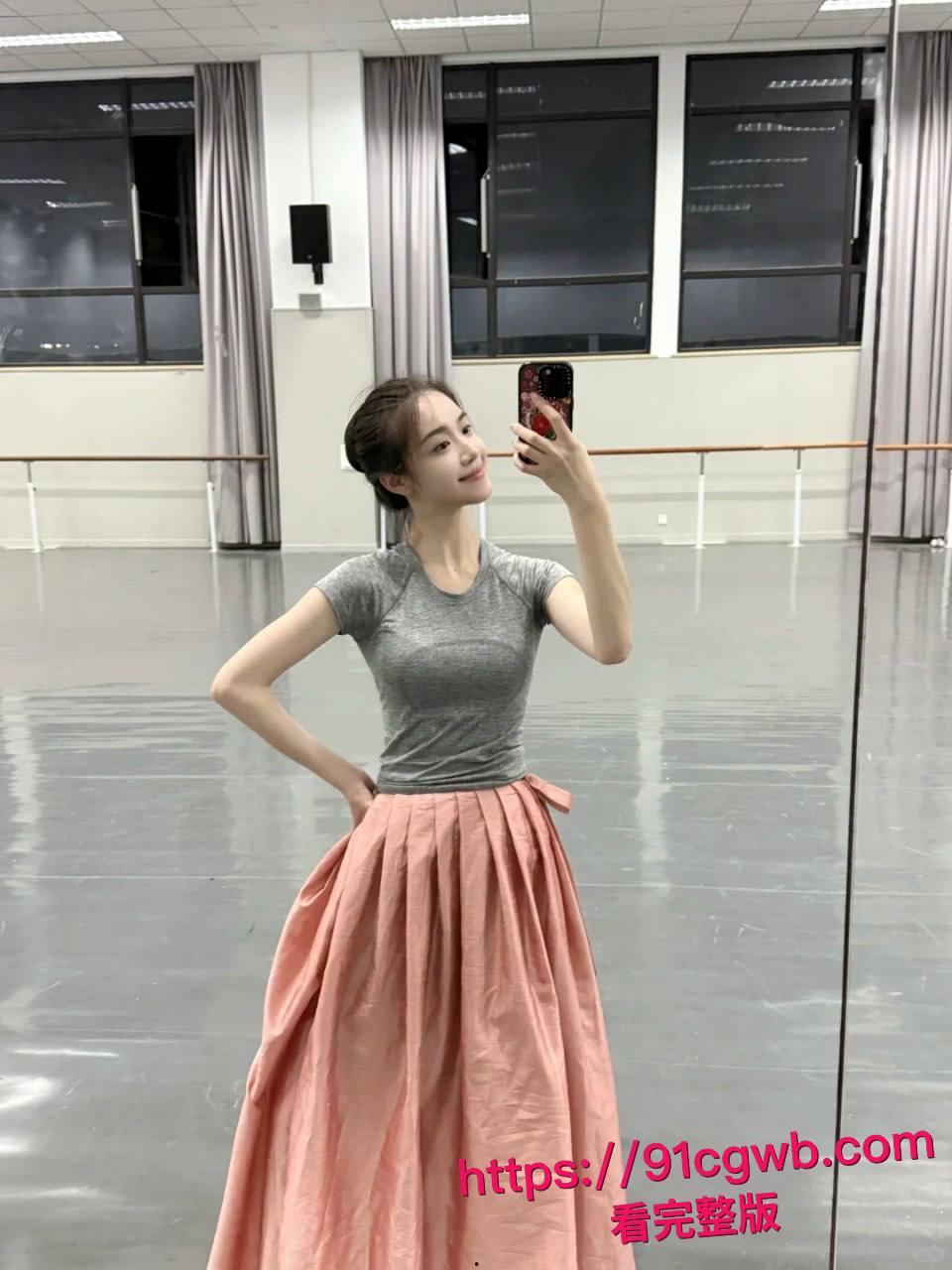 终于约出来心心念念好久的舞蹈生表妹，下点药随便玩！-1