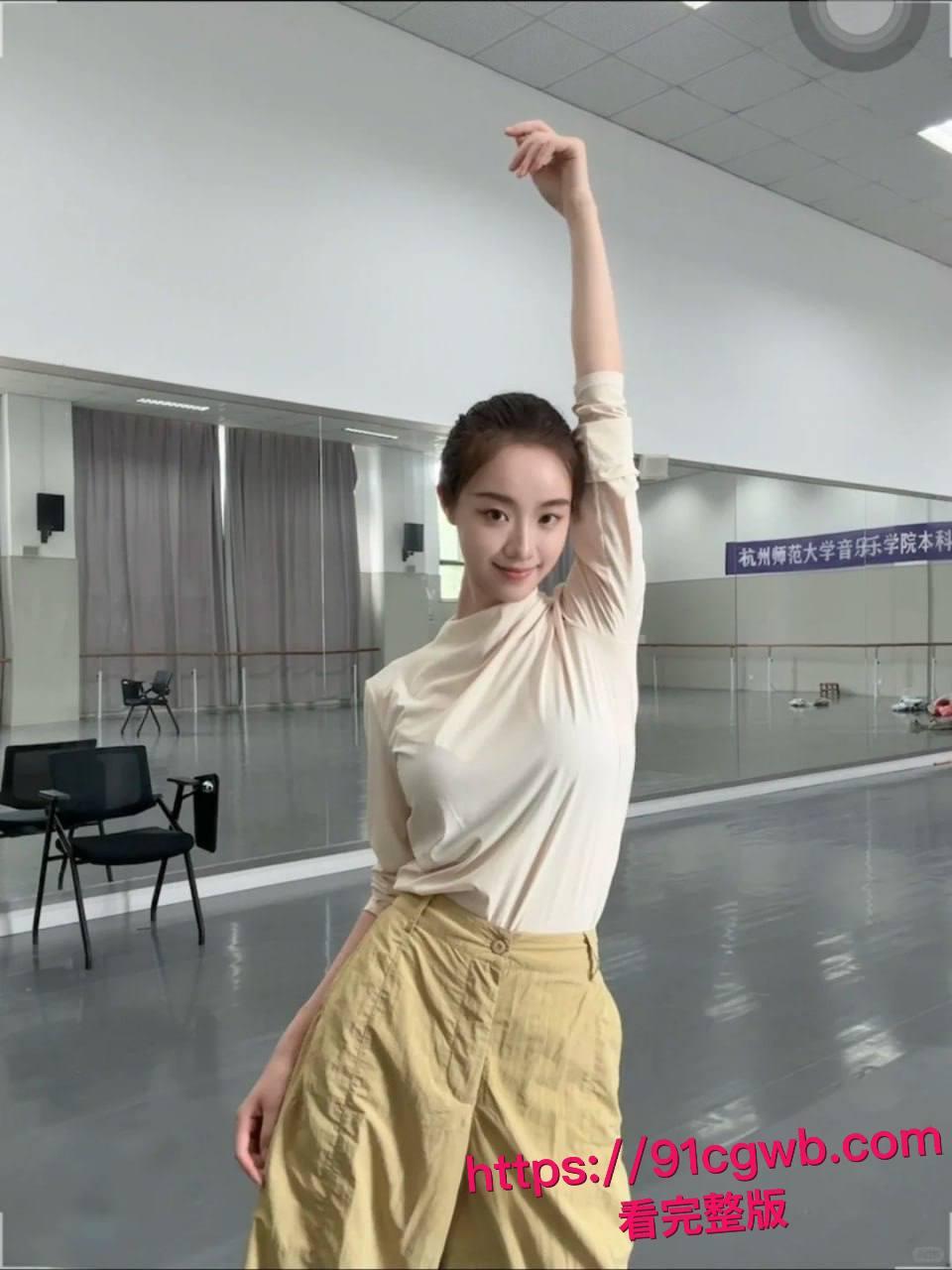 终于约出来心心念念好久的舞蹈生表妹，下点药随便玩！-6