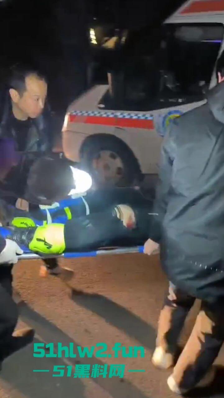 重庆精神小伙【蓄意喵喵拳】玩车耍帅不慎车祸，全家装可怜骗取社会同情心还搞滴水筹。-6