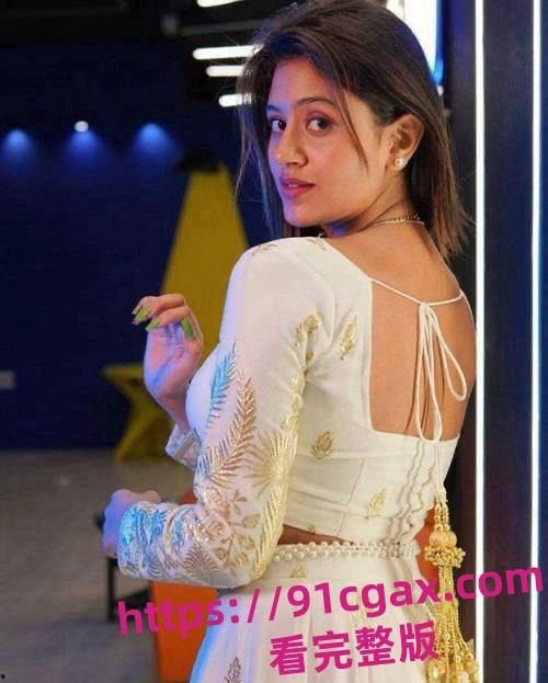 印度高颜值女神Anjali早期下海视频被扒光，你心中的女神别人的母狗！-5