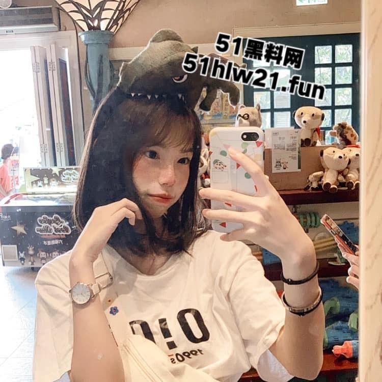 南京艺术学院，女大学生【胡雅婷】外表清纯可爱，白嫩的蜜桃臀被疯狂后入淫叫声不断。-6