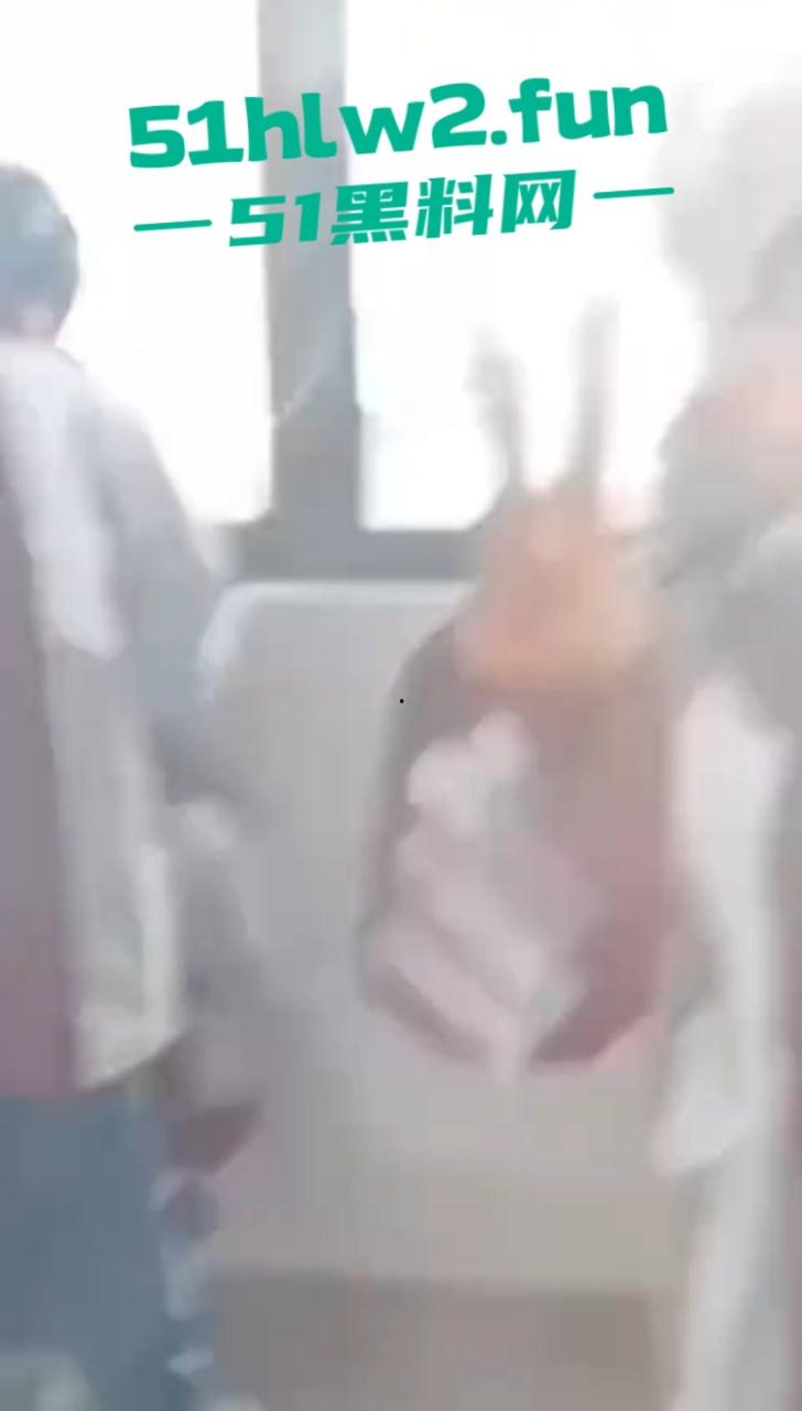 江苏淮阴中专教室走廊变活春宫！学生狗男女当众表演口交，偷拍视频疯传，学校沦为龟狗乐园！-2