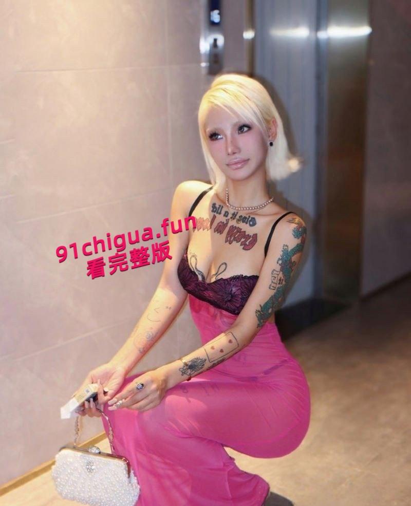 成都朋克风符文战士【HighSchoolGirls】性爱自慰视频流出，舌钉口交挑战感官极限，撅臀爆操淫荡不堪！-1