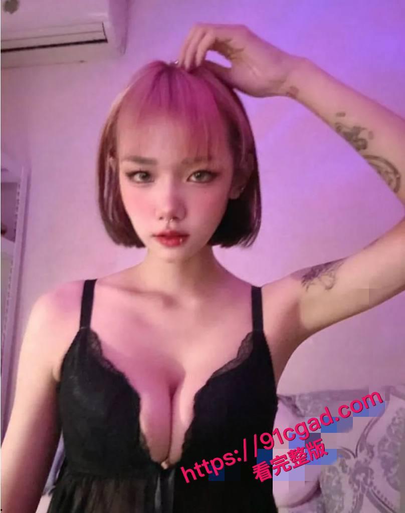 OnlyFans台湾顶级博主桃园娜美！纹身反差婊，木瓜奶私拍福利炸裂-1