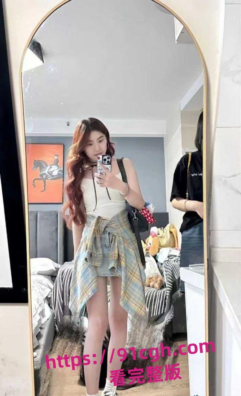 安徽滁州05年的小骚货倪书函，自拍大量不雅照片视频流出！-1