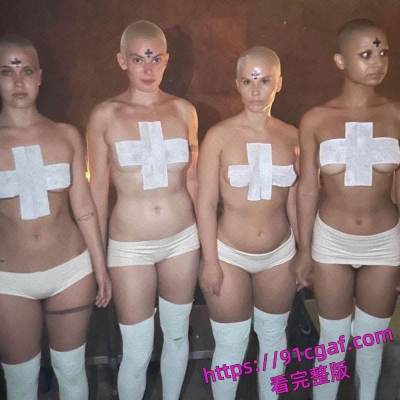 侃爷生日宴带12岁女儿参加人体宴盛会 将女儿献给吹牛老爹场面极度淫乱！-8