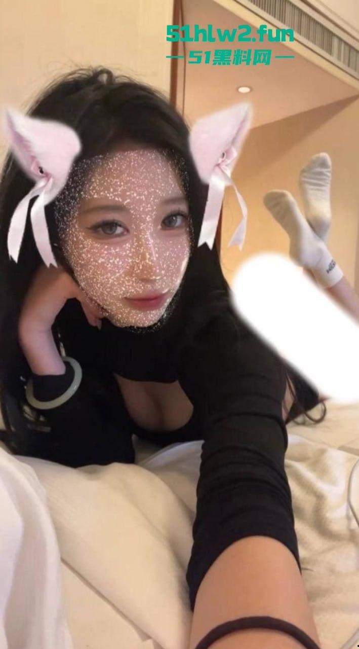 实名曝婊重庆师范学院【李璐君】爱玩约炮软件见面即可光速开房，巨乳蜜臀人骚又好上。-6