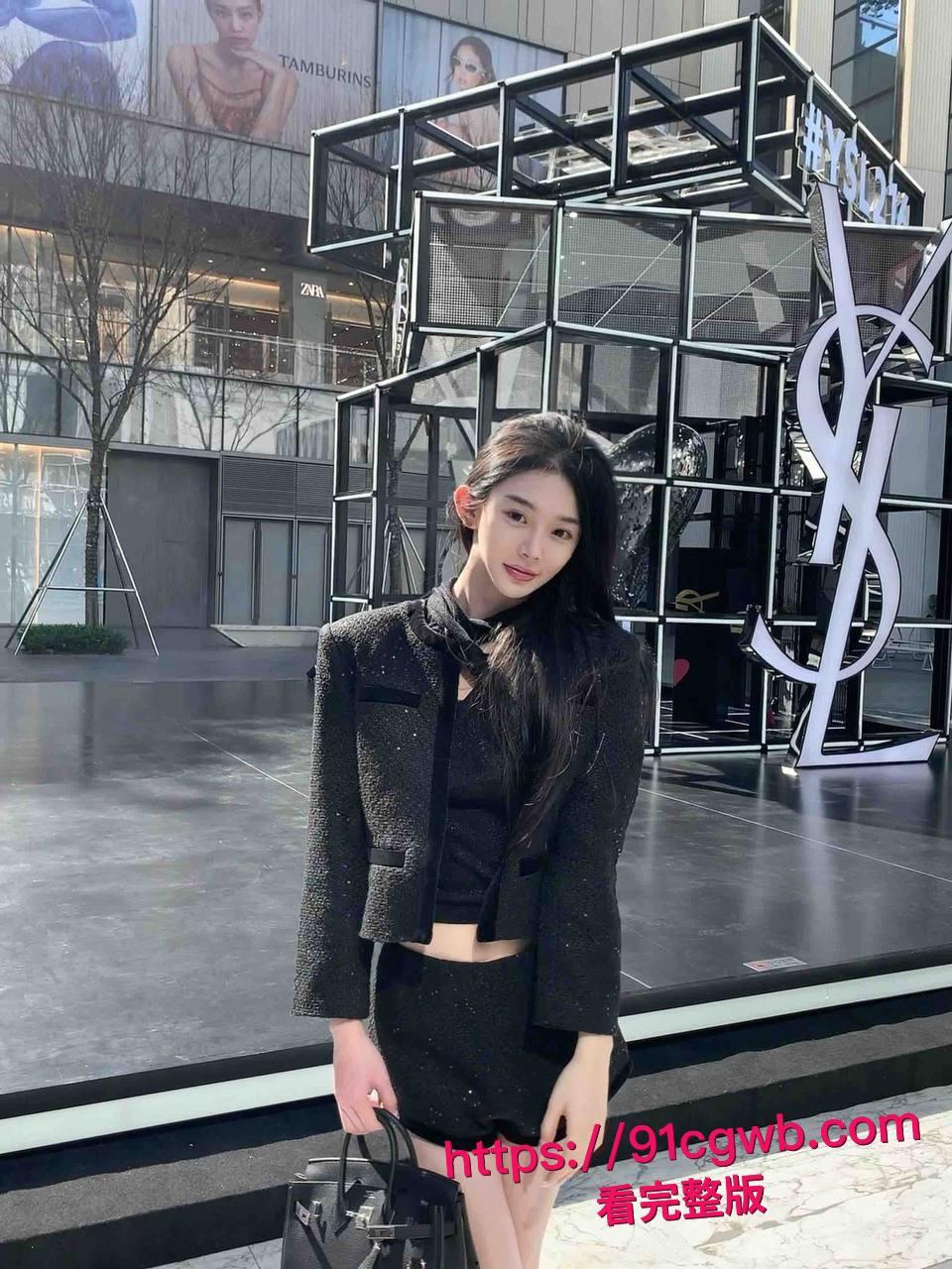 南京艺术学院校花刘静雯为钱抛弃男友勾搭上富二代！被绑成母狗调教被大鸡巴狂捅视频流出-9