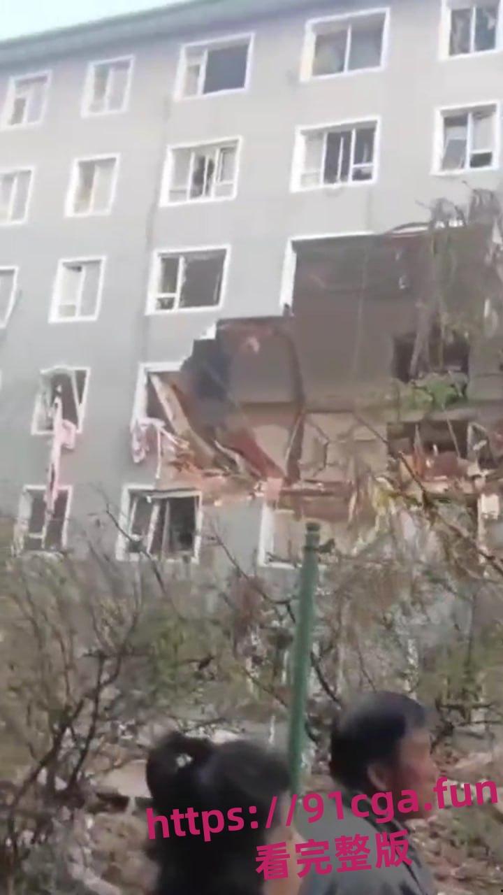 突发！吉林通化市一小区发生爆炸 1死16伤 楼体被炸出大洞！-3