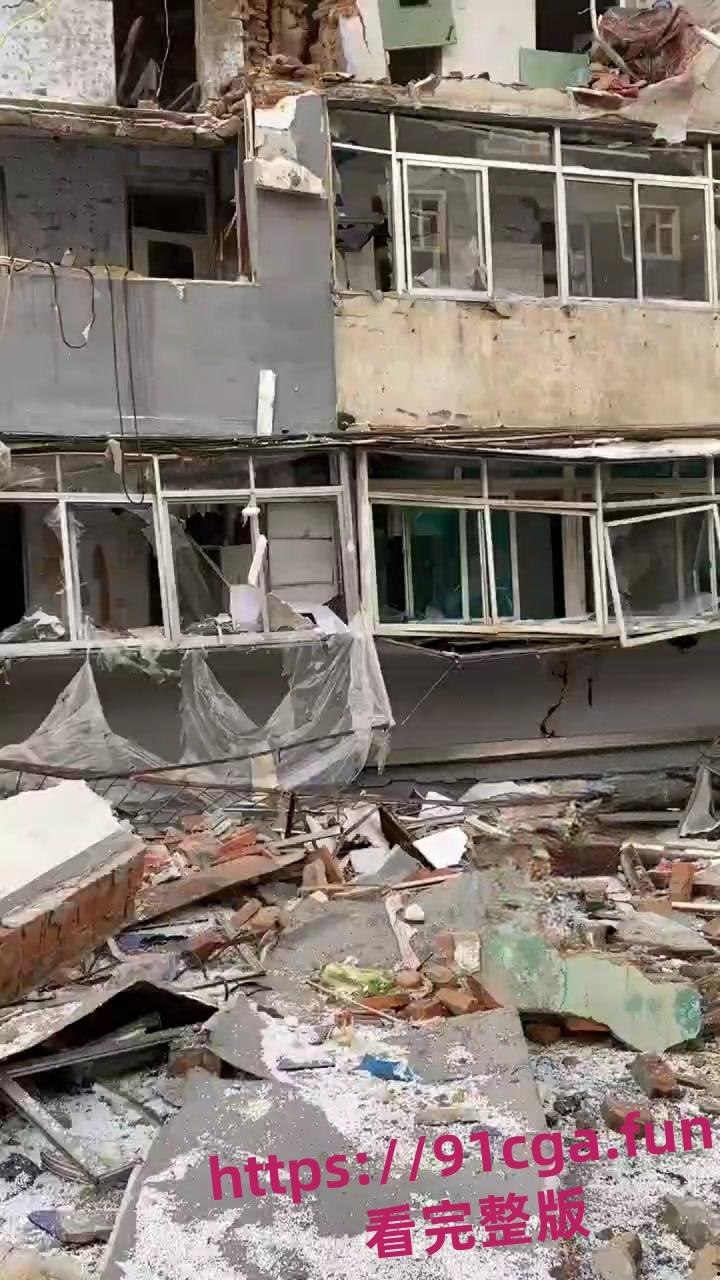 突发！吉林通化市一小区发生爆炸 1死16伤 楼体被炸出大洞！-5