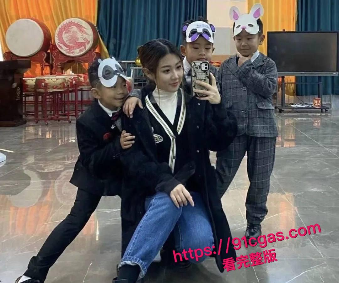 山东烟台幼师与细狗绿帽男激情私拍，巨根猛干高潮尖叫非常哇塞！-4