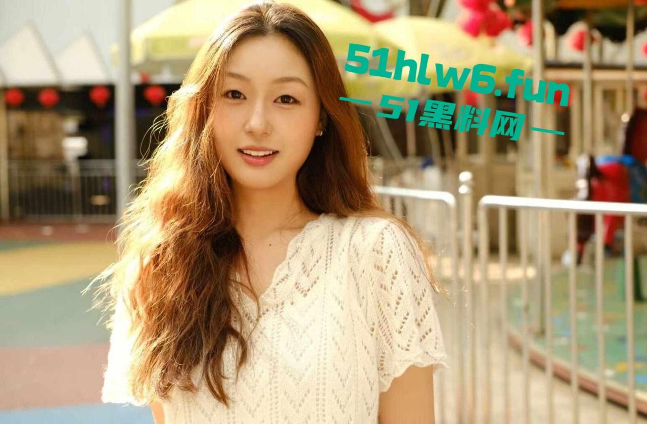 高颜值性感法院实习生，惨遭法院上司拿下潜规则，抓头发后入爆操蜜桃臀 大奶床腿反差至极。-4