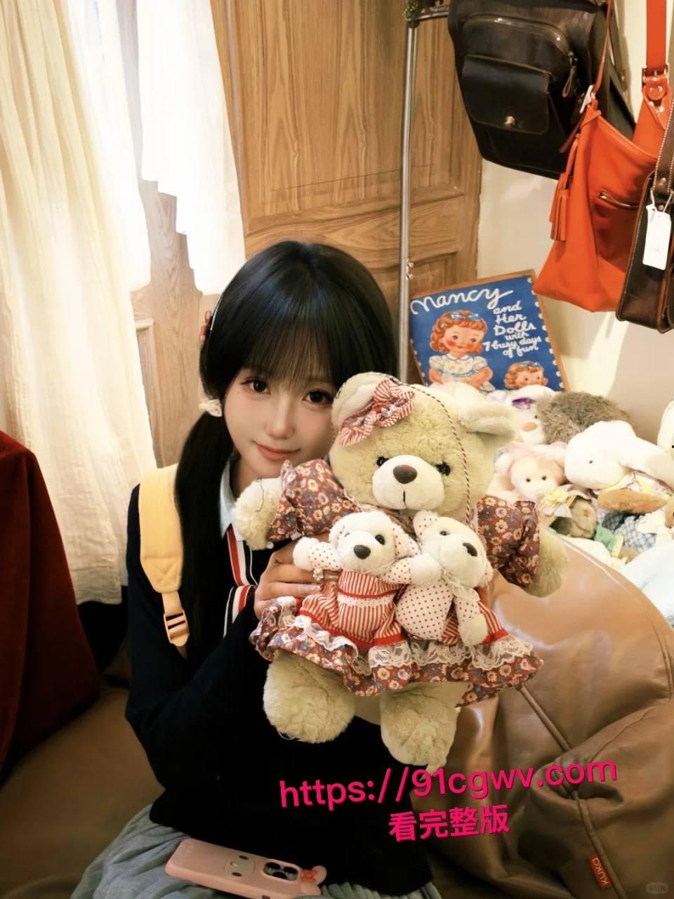 郑州大专清纯短发萝莉李秋玥超级反差！人畜无害小脸蛋，背地里舔鸡巴痴迷，伺候狗男人真有一嘴！-10