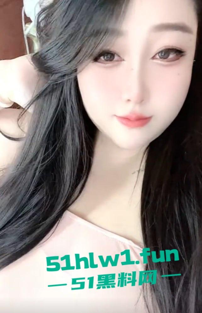 抖音67万粉的【崔崔567】直播巨乳木瓜在线钓鱼，真空会议室金钱诱惑下巨乳露奶，土豪狂刷礼物后续更劲爆！-4