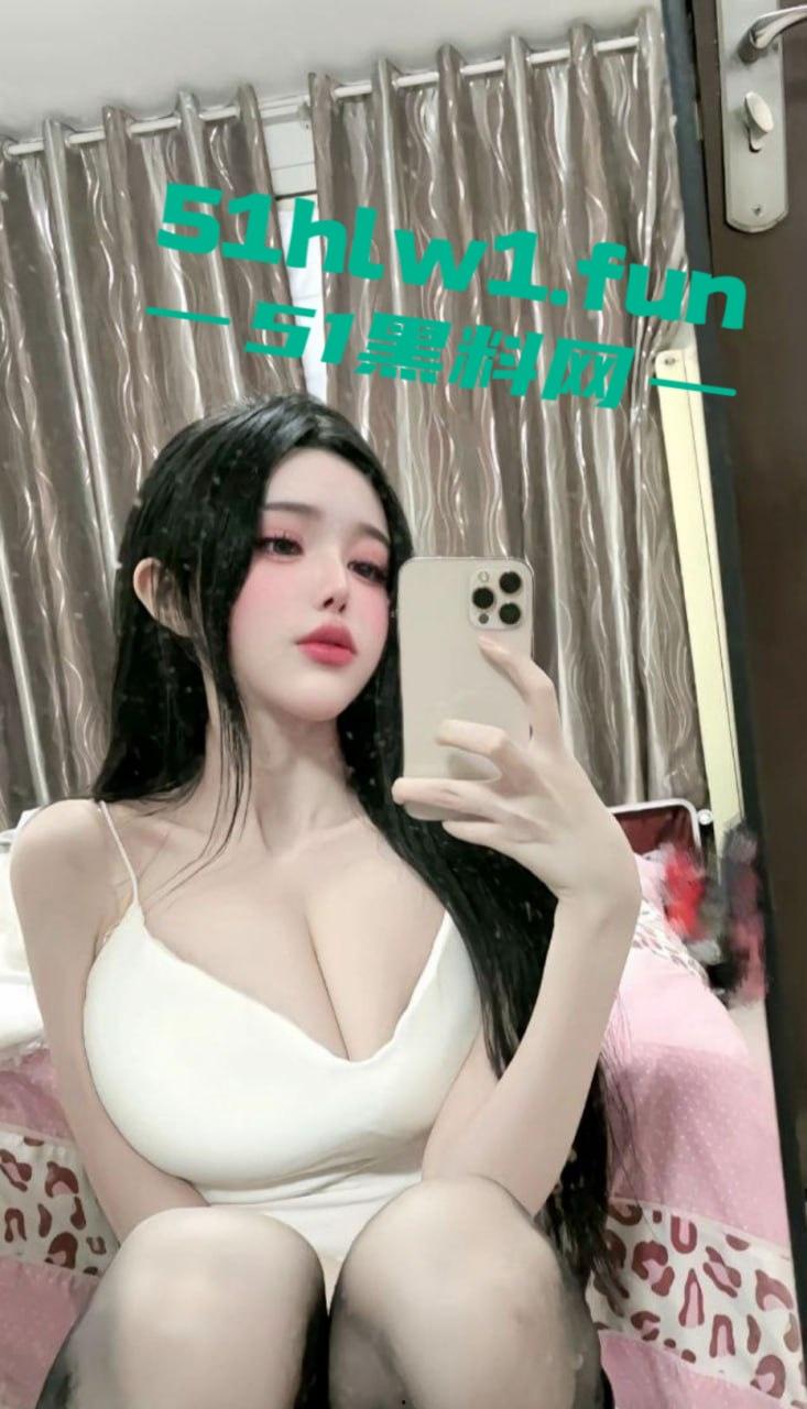 抖音67万粉的【崔崔567】直播巨乳木瓜在线钓鱼，真空会议室金钱诱惑下巨乳露奶，土豪狂刷礼物后续更劲爆！-8