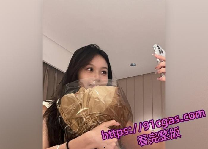 中国民航飞行学院准空姐 吴婷 出轨约炮富二代视频泄露，浪态勾魂，满脸淫欲吞精不止-1