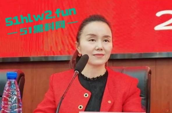 湖南省宁乡十三中女副校长【谢佳雄】被爆婚内出轨，真人照片流出爆料者【贺江】为曾经学生。-15