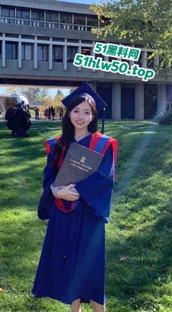 微博梨甜姨，加拿大清纯甜妹留学生【李天宜】跟男友性爱视频流出，跪在地上舔着大勾八被无套内射！-10