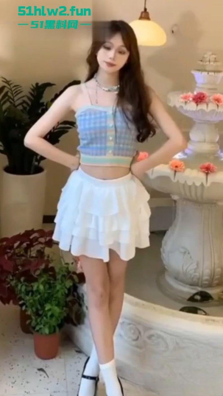 北京抖音极品网红【韩卓琳】背着男友兼职做外围，黑森林嫩穴更是肥的诱人被发现后果断曝光！-8