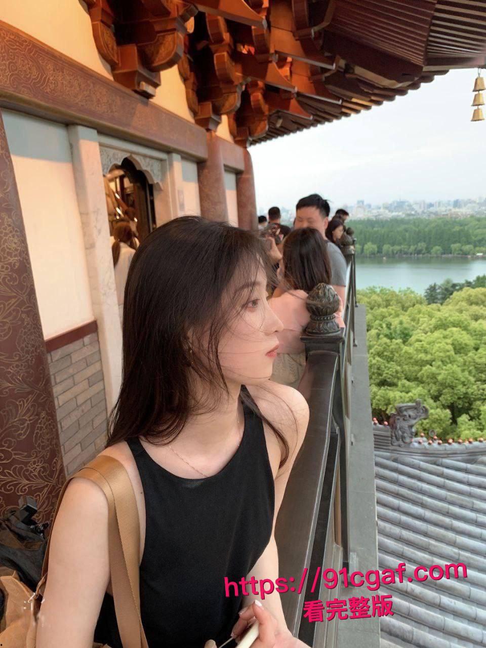 淄博医院崔晓涵出轨丑闻 靠官爹进医院 婚内成多位外科大夫公用母狗 偷拍视频全网疯传！-1