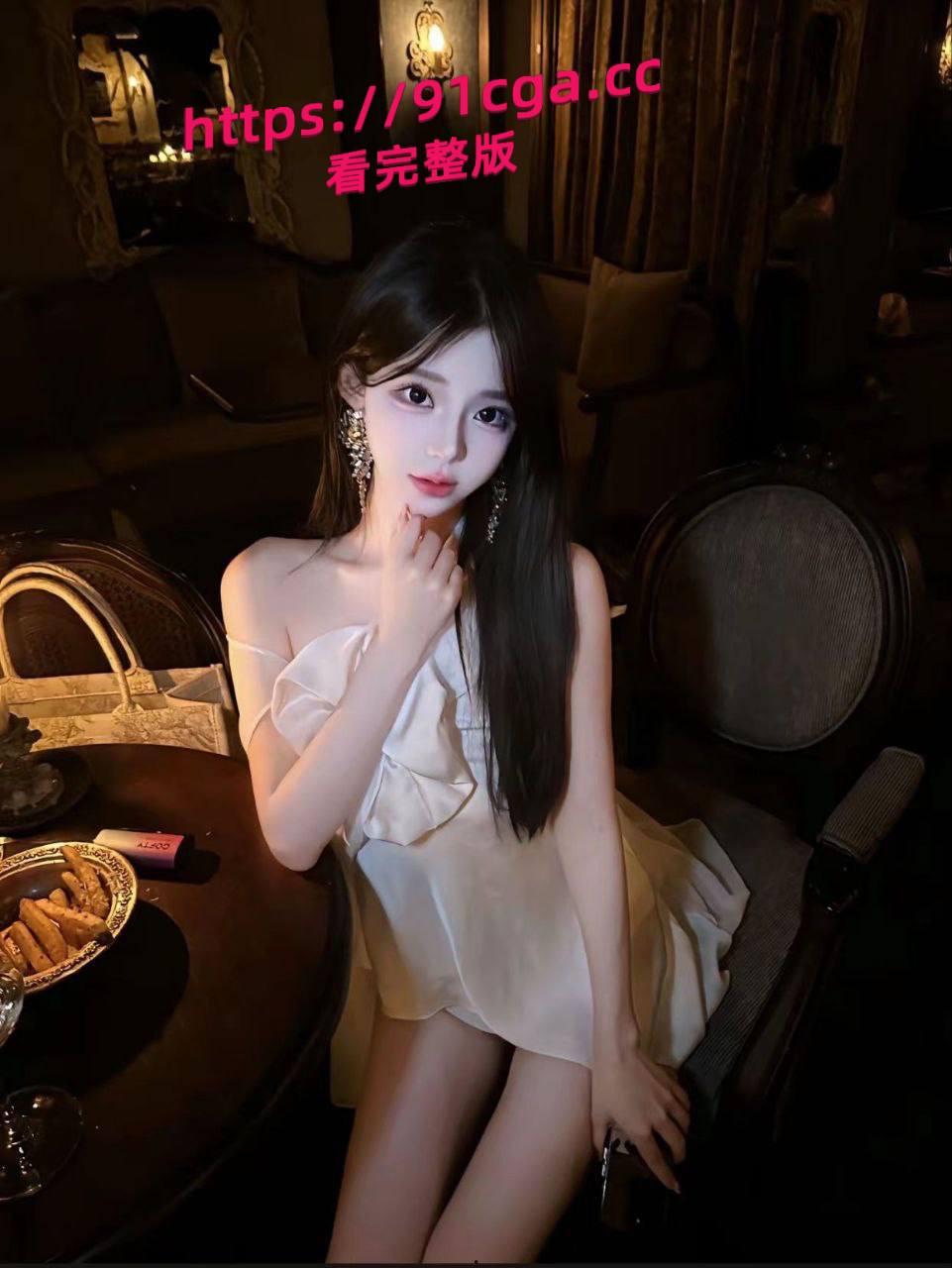 长腿高颜值女神，完美的身材比例，你可以怀疑老板人品不能不服老板的眼光简直太极品了-1