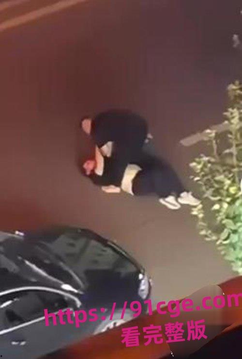 新疆乌鲁木齐市西北路清真寺附近发生了一起令人震惊的暴力事件。-2