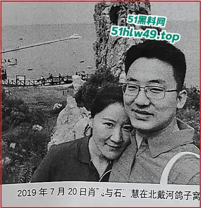 中日友好规培淫医【董袭莹】陪睡多人骚迹斑斑，勾搭主刀大夫肖飞手术室发泼调情让病人晾在手术台。-6