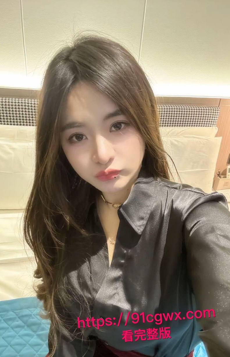 深圳懿德轩76号肥臀女神上手榨精狂欢！后入翘臀猛撞骚穴汁水横飞，女上骑乘鸡巴吸干精液私密视频全网狂转！-2