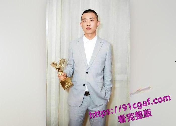 曝光gai约炮女粉丝，在与女粉的互动中，经常发生超亲密的举动-1