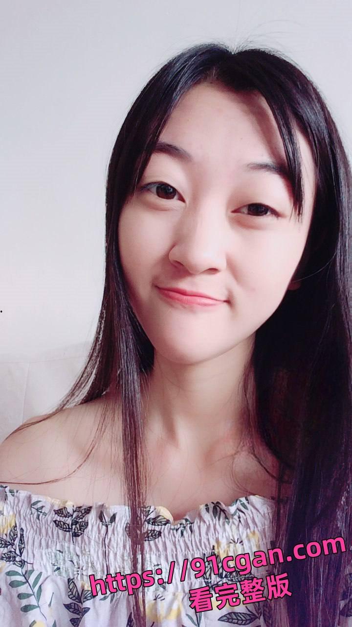 广州华德90后反差厂妹欧帼英背地里跟人裸聊被录屏流出！-2