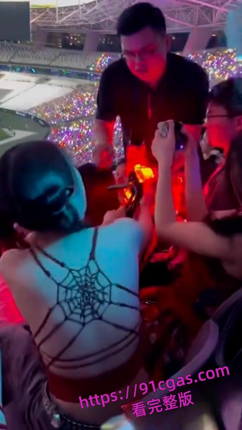 时代少年团演唱会保安竟干这事？上海演唱会安保被粉丝指控借搜身之名进行猥亵-8
