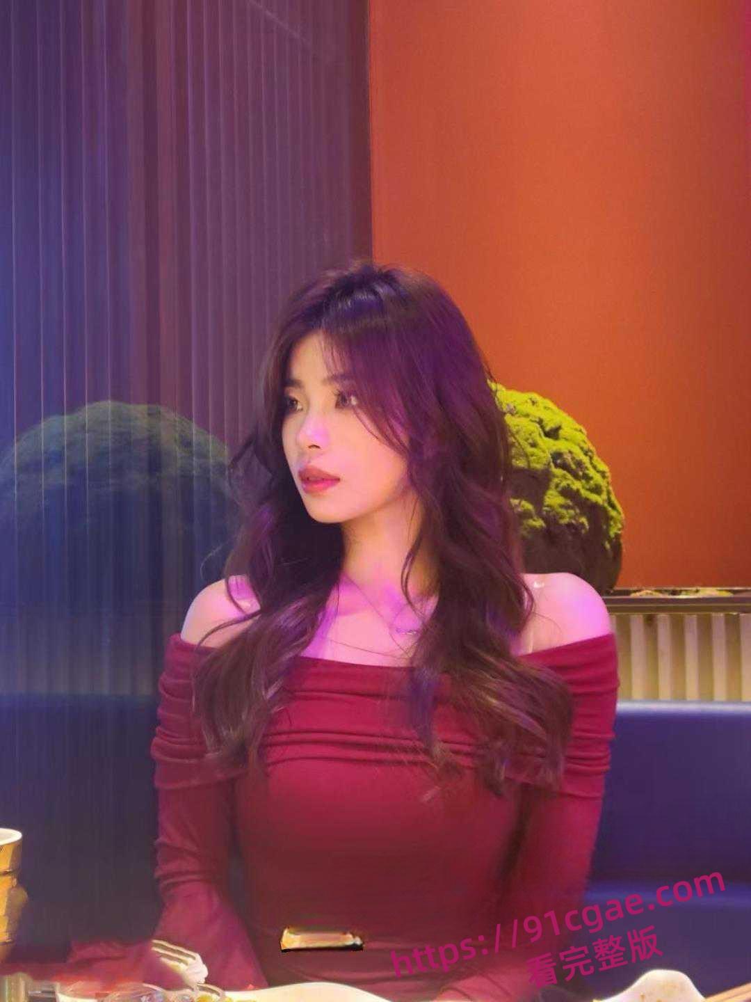 天津现代传媒学院教师宿舍大瓜！忘拉窗帘直播亲热，学生排队围观全过程-2