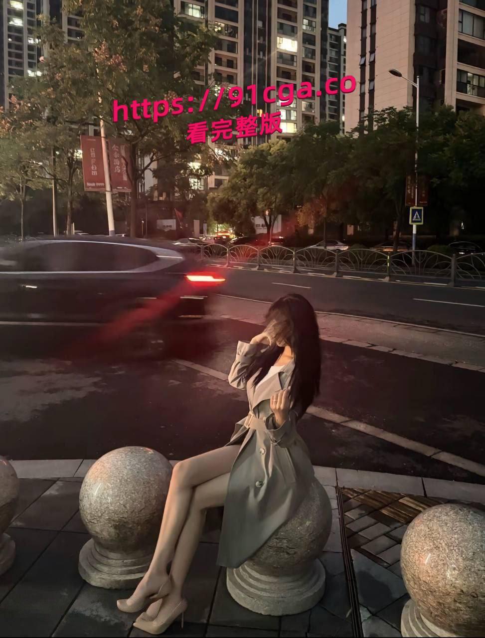 高颜值反差婊莎莎，这妹子高颜值脸蛋甜美，妥妥的人间尤物，与男友激情性爱，把女友都给操哭-4